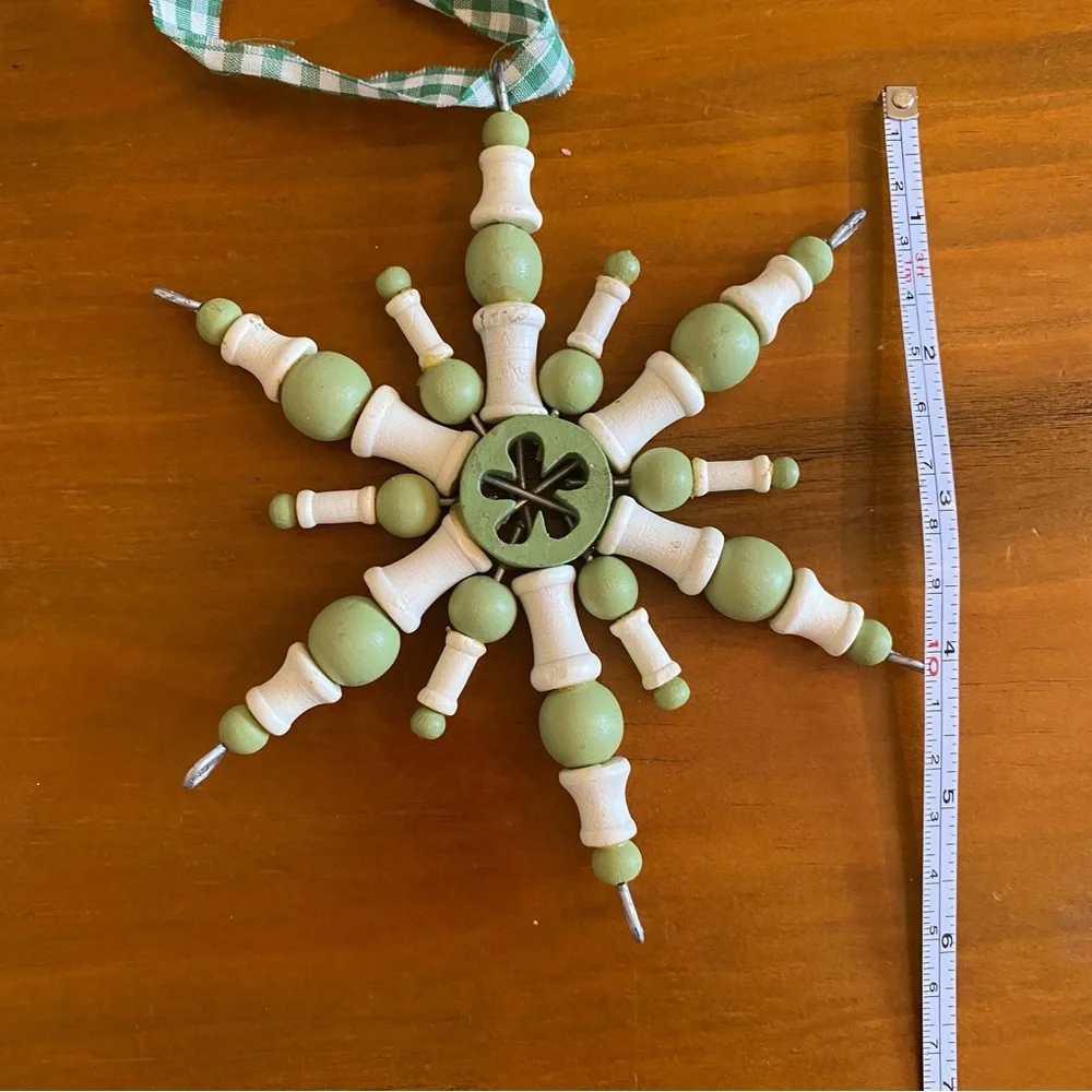 Christmas Ornaments Wooden Spindal Snowflake‎ & Bulb Cabin Rustic Wood Beads